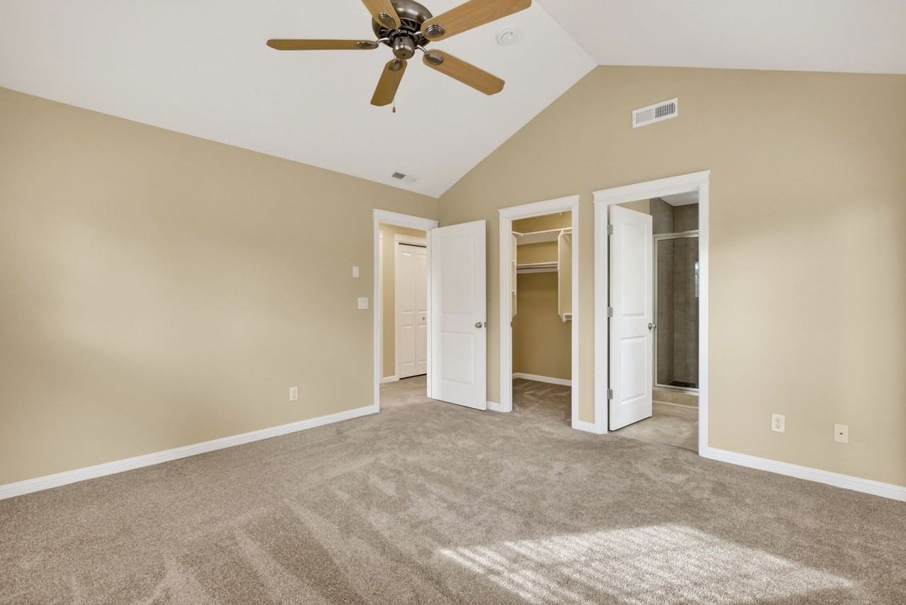 Eastman Parkway Townhouses - Photo 6 of 45