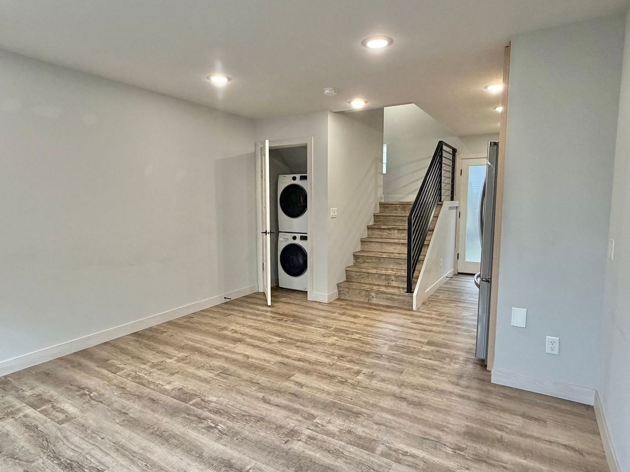 4526 Delridge Way Sw #F - Photo 2 of 31