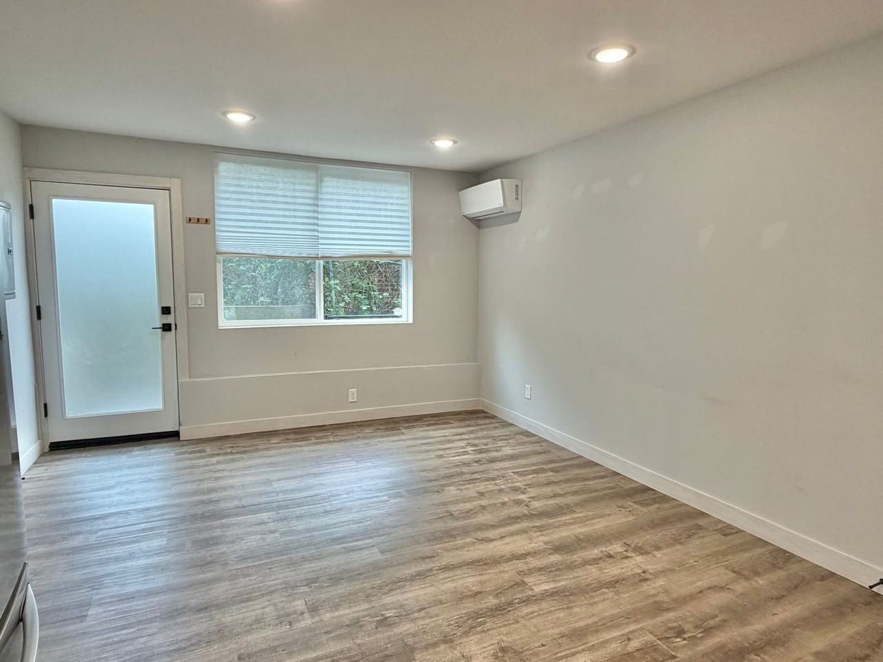 4526 Delridge Way Sw #F - Photo 3 of 31