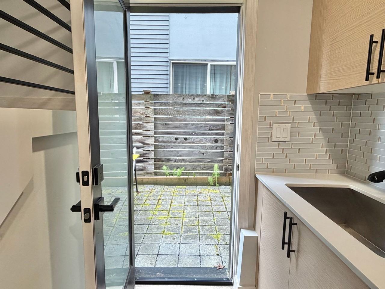 4526 Delridge Way Sw #F - Photo 5 of 31