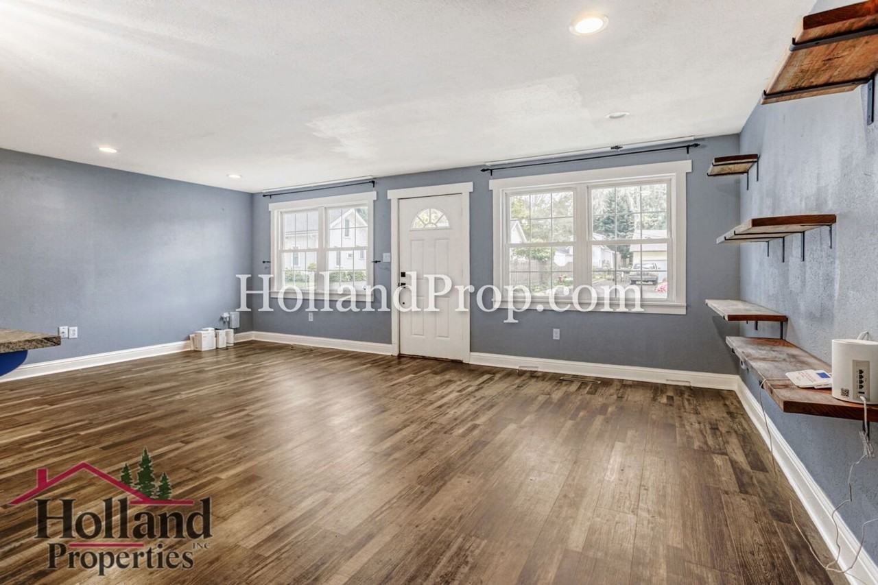 15467 Sw Willamette St - Photo 4 of 17