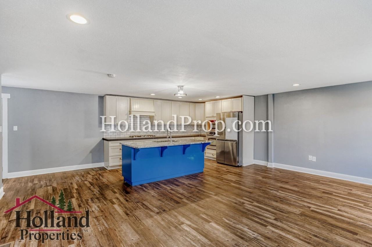 15467 Sw Willamette St - Photo 6 of 17