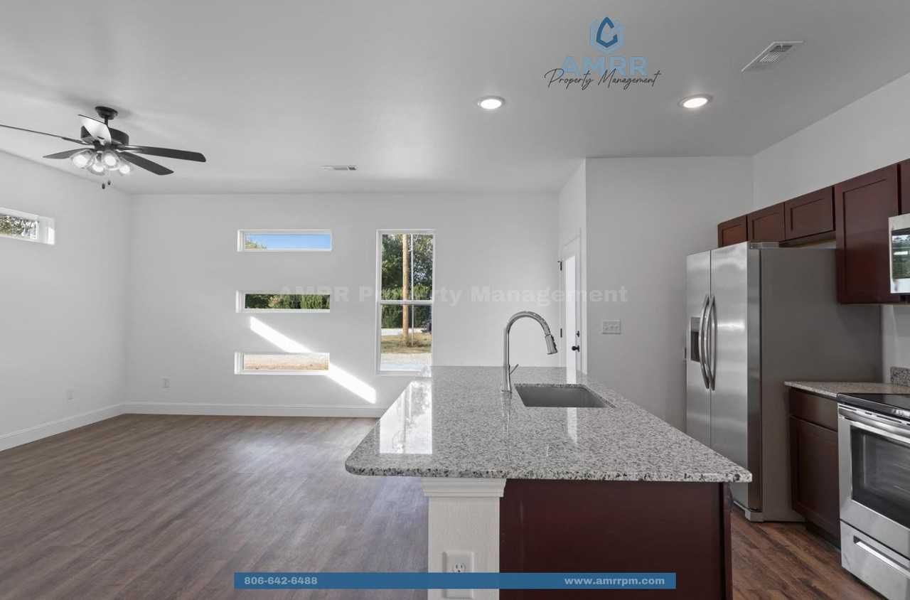 1080 Indiana Ave - Photo 5 of 23