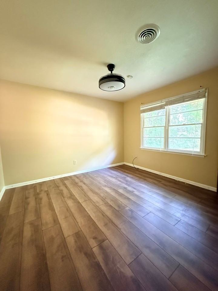 1434 E Audubon Rd - Photo 3 of 20