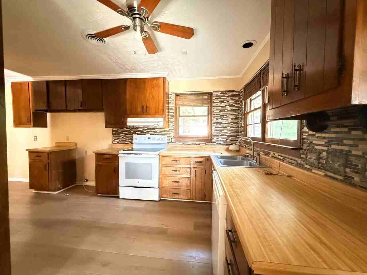 1434 E Audubon Rd - Photo 7 of 20