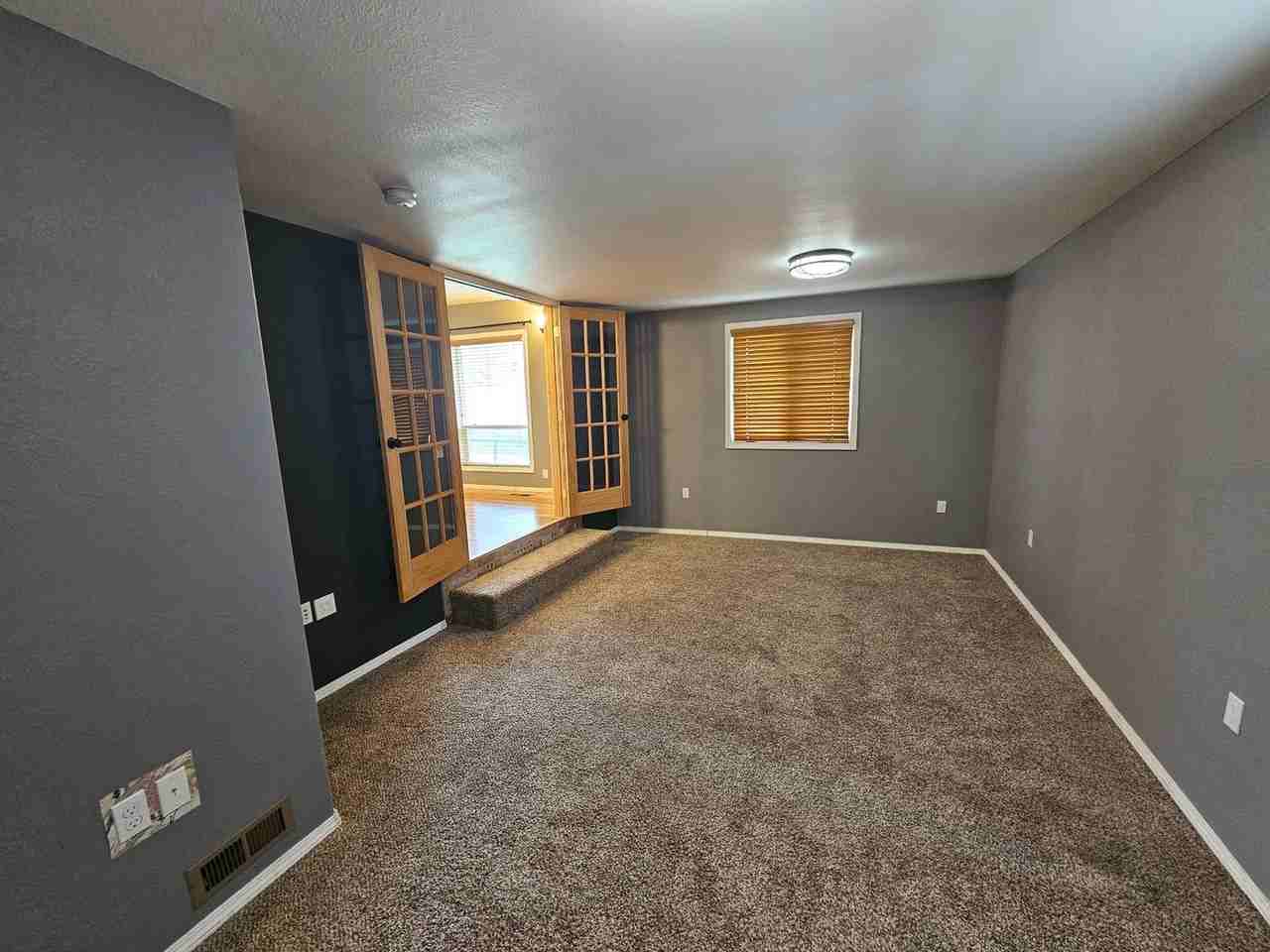 1701 Walnut St - Photo 3 of 8