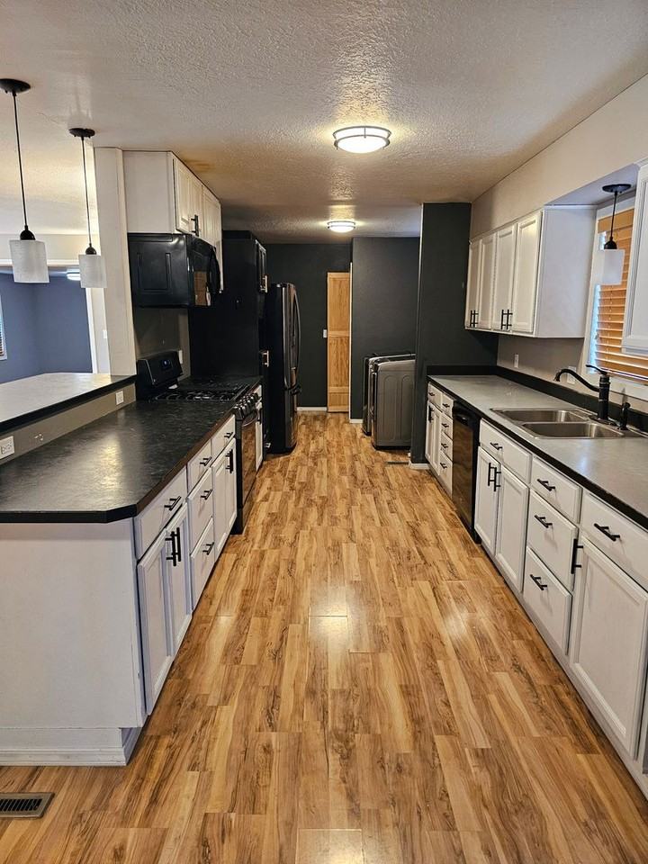 1701 Walnut St - Photo 4 of 8