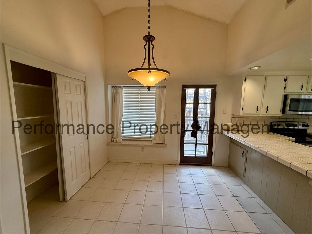 6917 Natchitoches Way - Photo 4 of 18