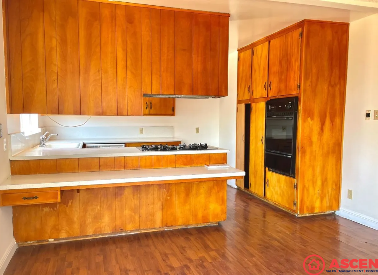 2213 Dayton Ave - Photo 2 of 8