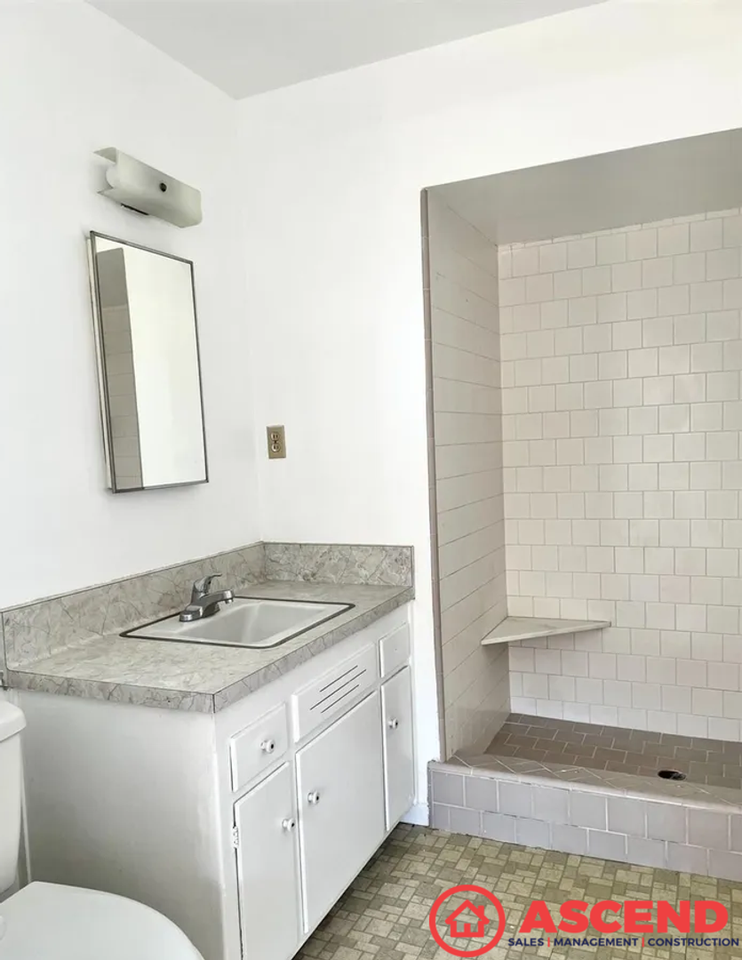 2213 Dayton Ave - Photo 6 of 8