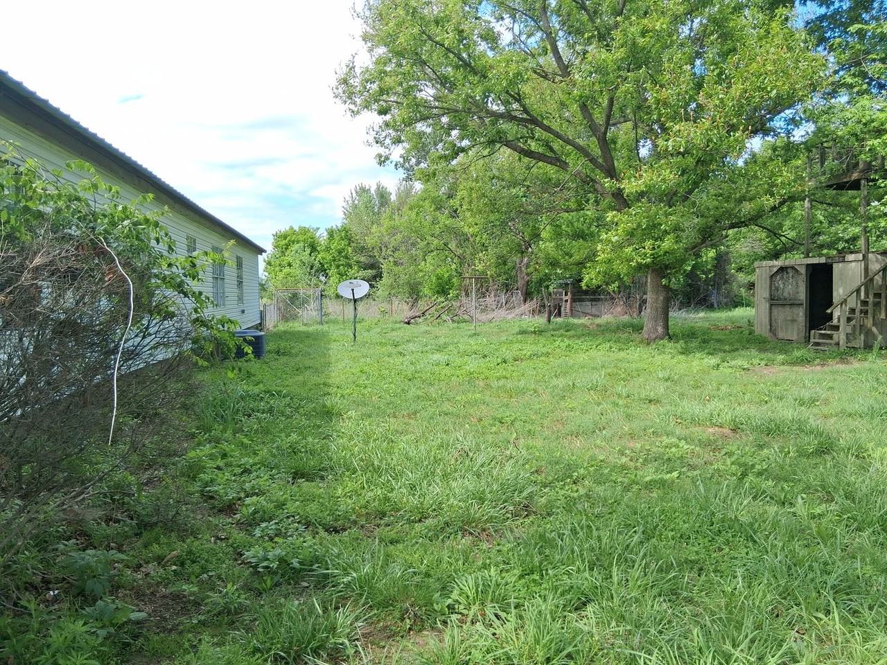 910 Sands Rd - Photo 4 of 26