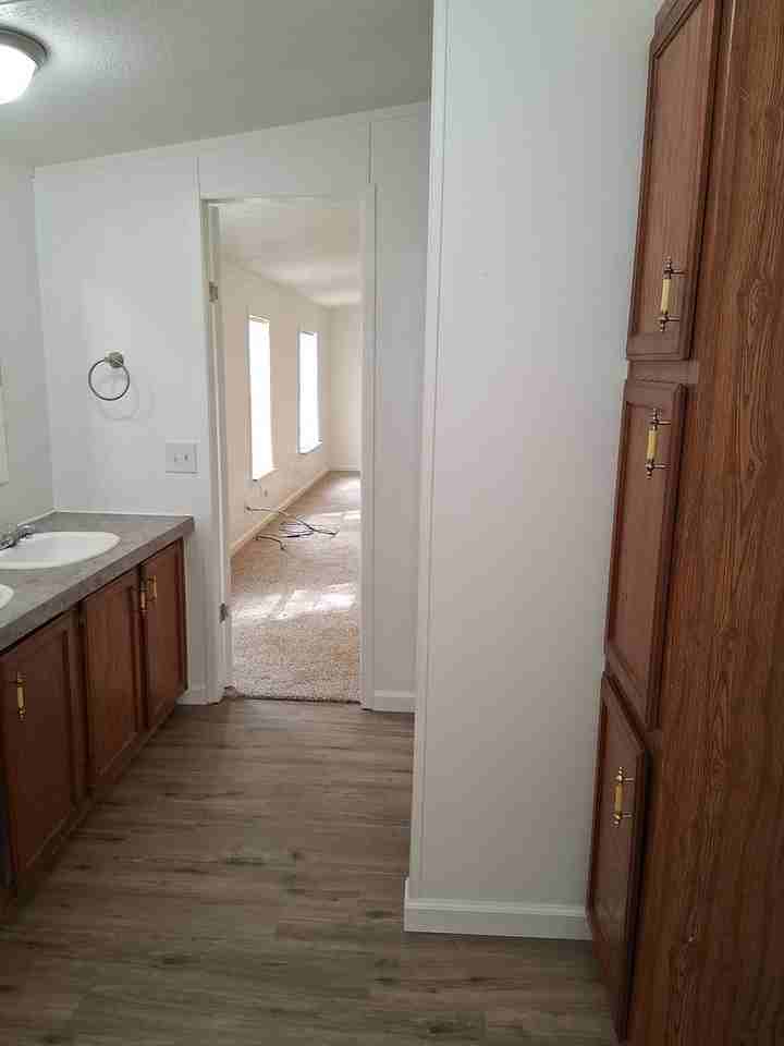 910 Sands Rd - Photo 6 of 26