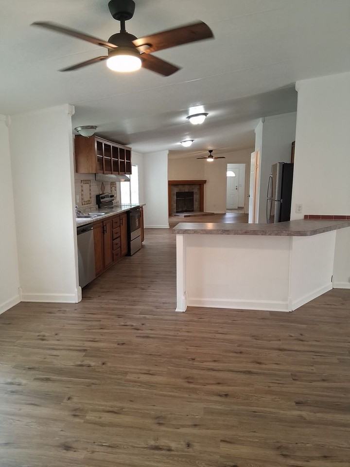 910 Sands Rd