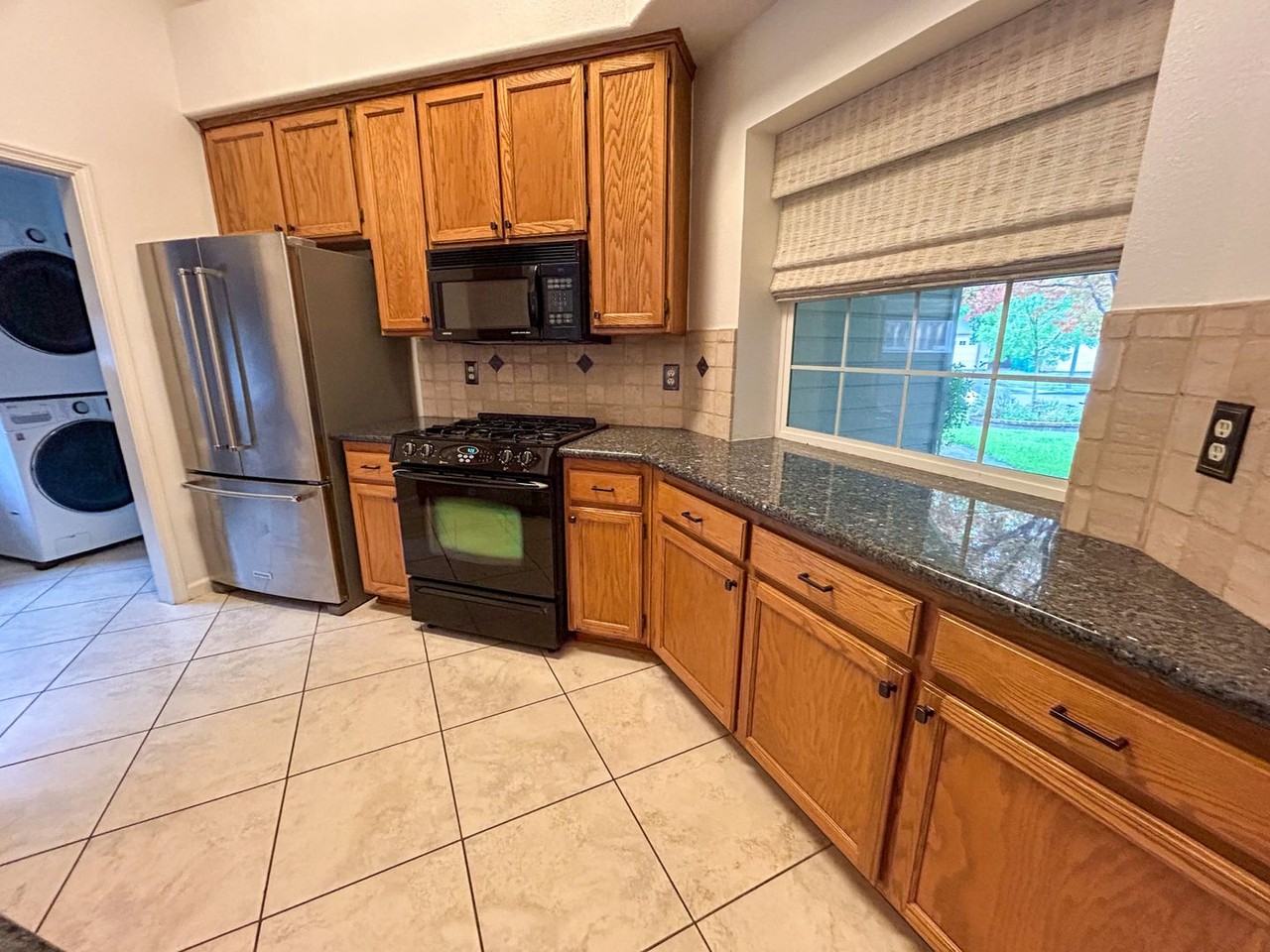 2038 Huntington Dr - Photo 3 of 20