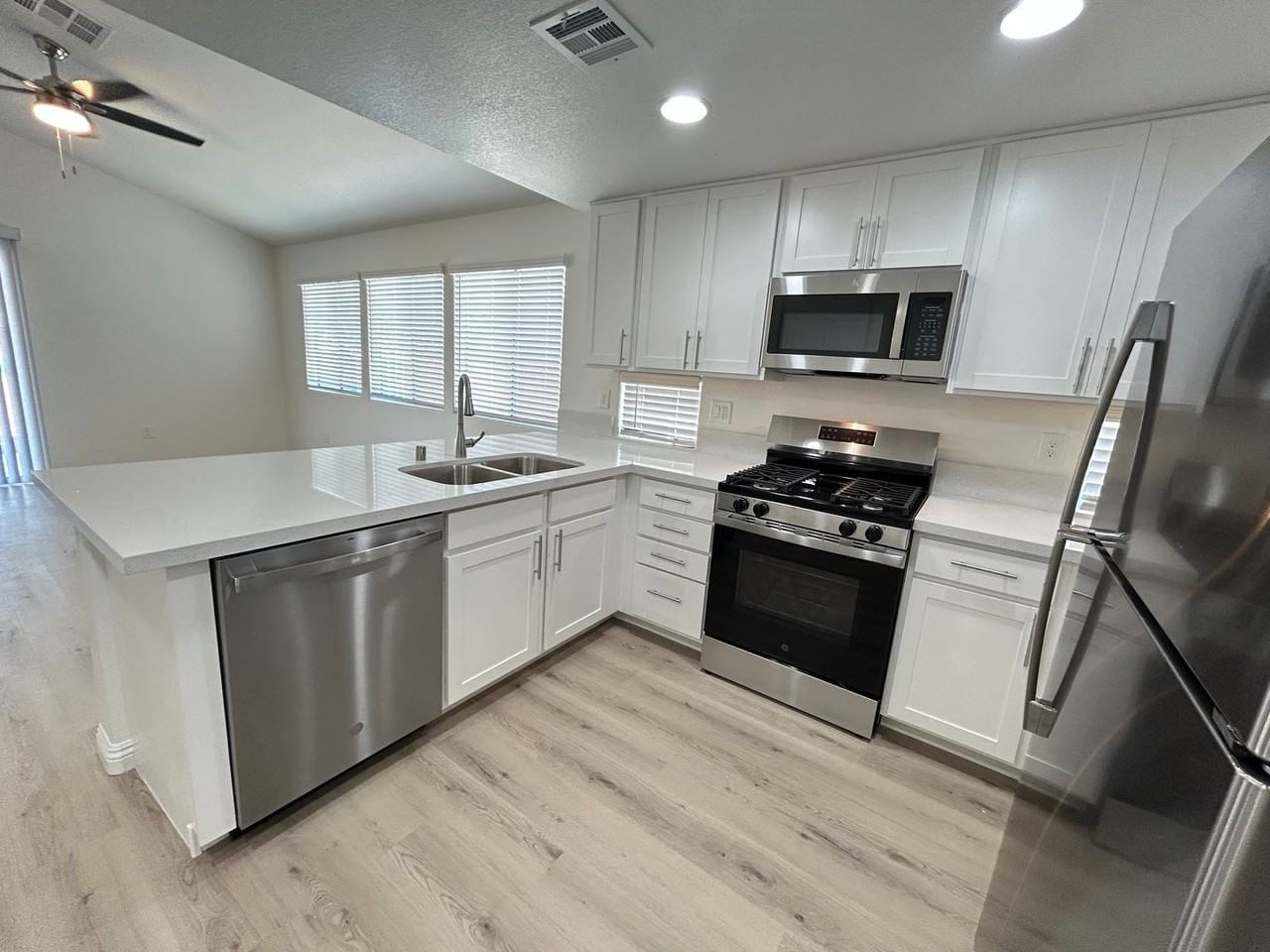 4425 Rodman Dr - Photo 6 of 25