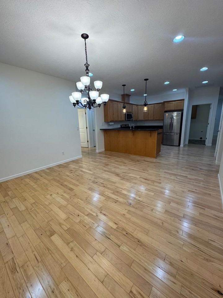 160 W Lexington Ave - Photo 4 of 37