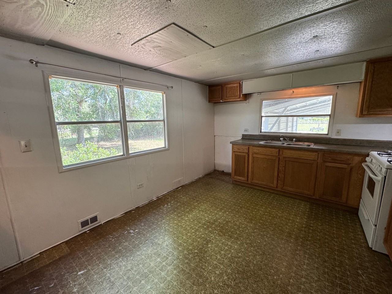 355 Ne Rebecca Ter - Photo 6 of 15