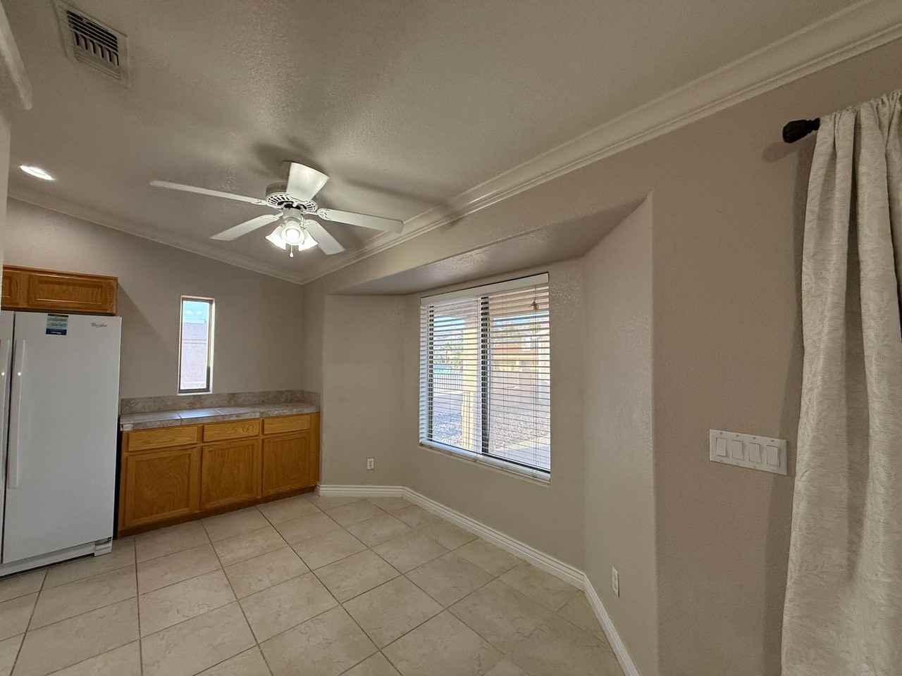 980 Joshua Tree Dr - Photo 4 of 19