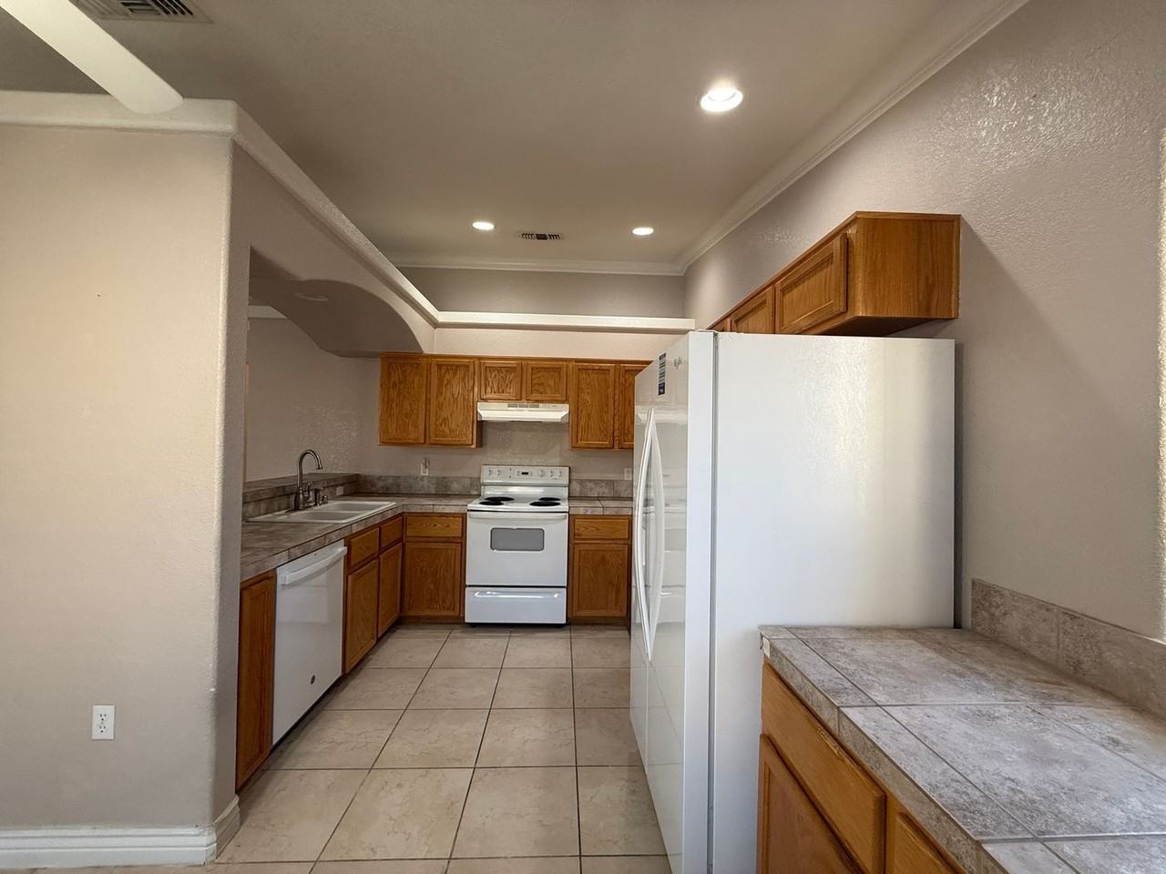 980 Joshua Tree Dr - Photo 7 of 19