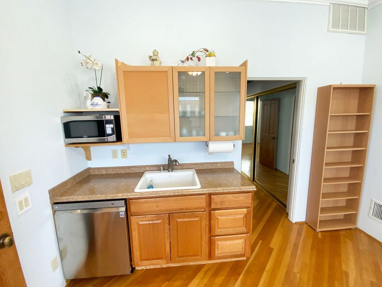 135 J Ave #B - Photo 4 of 22