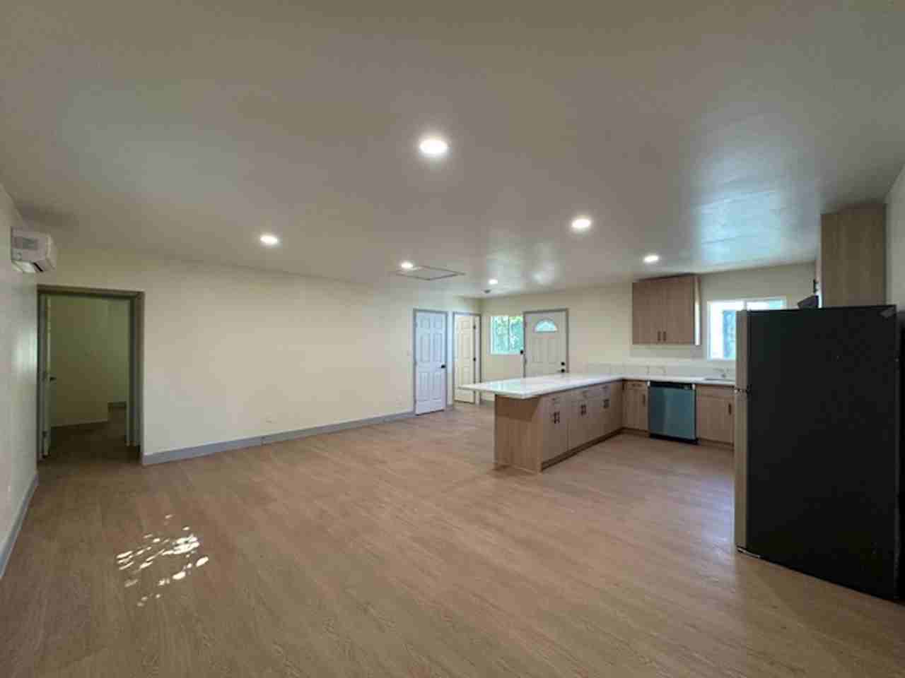 7227 Forbes Ave - Photo 5 of 17