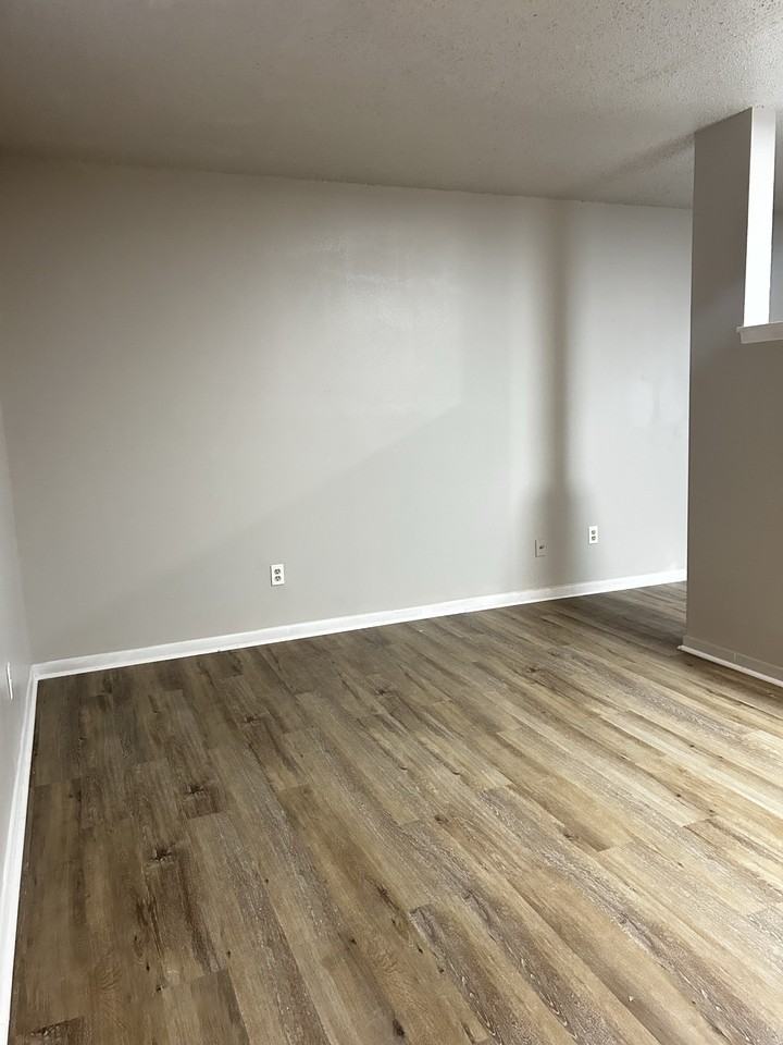 115 E Hefferman St #202 - Photo 2 of 5