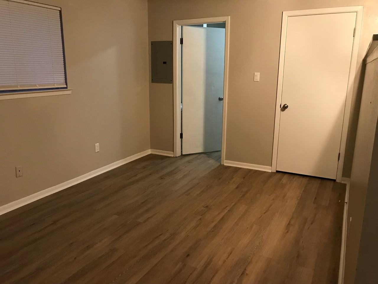 115 E Hefferman St #202 - Photo 4 of 5