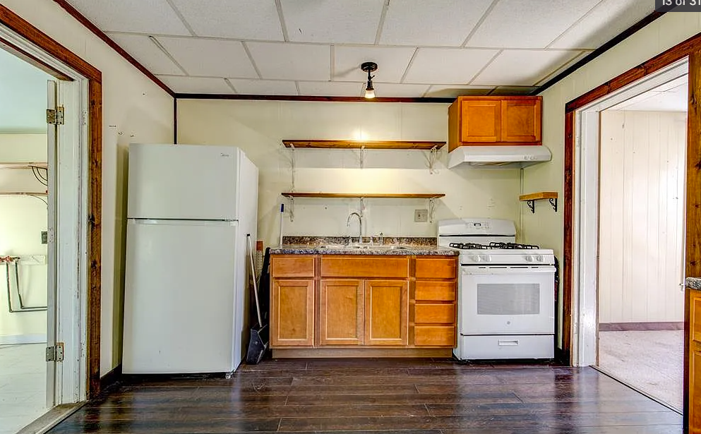 1008 Locust St #1008 - Photo 7 of 10