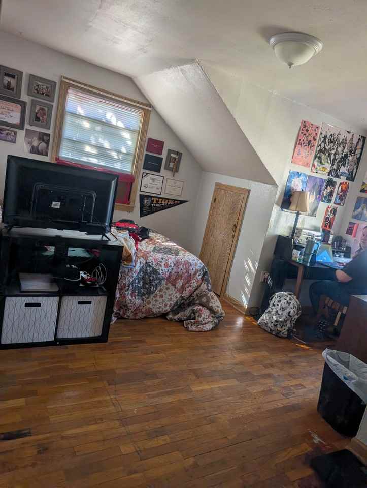 206 Ash St #D - Photo 3 of 9