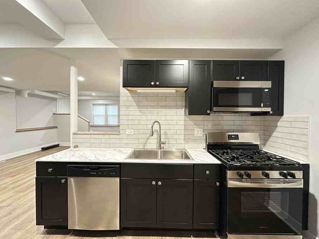 5008 N Springfield Ave #I - Photo 4 of 20