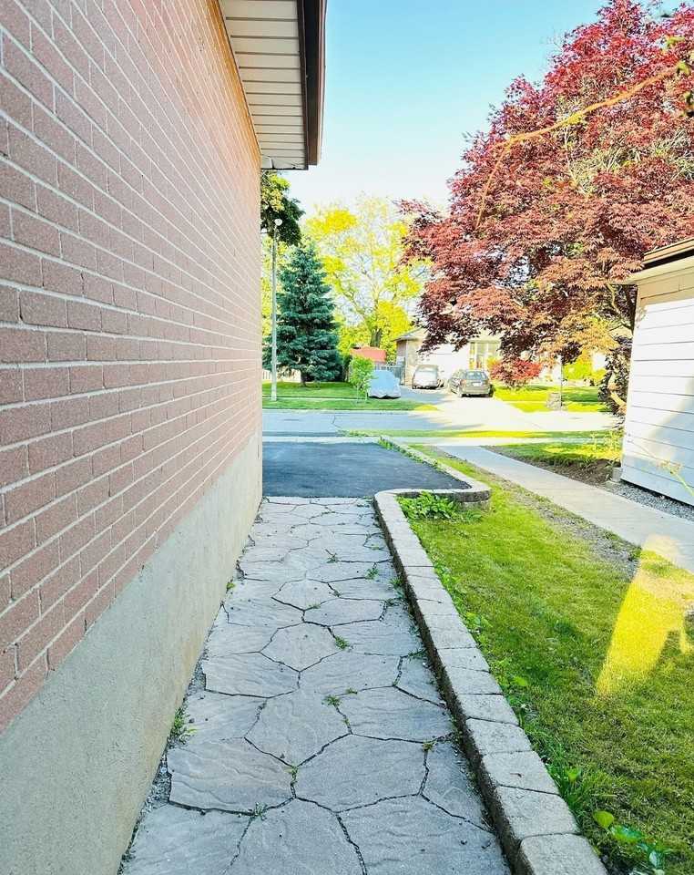 36 Castor Crescent - Photo 2 of 15