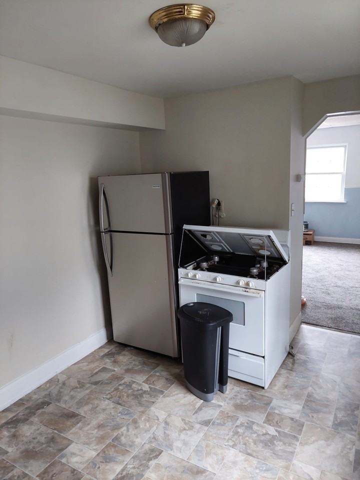 138 1st St - Photo 6 of 18