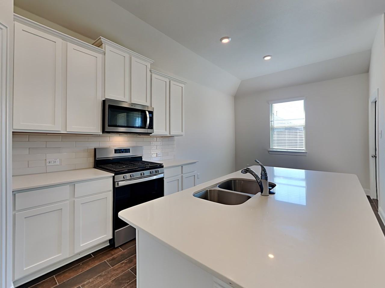 11136 Canyon Mine Dr - Photo 5 of 16