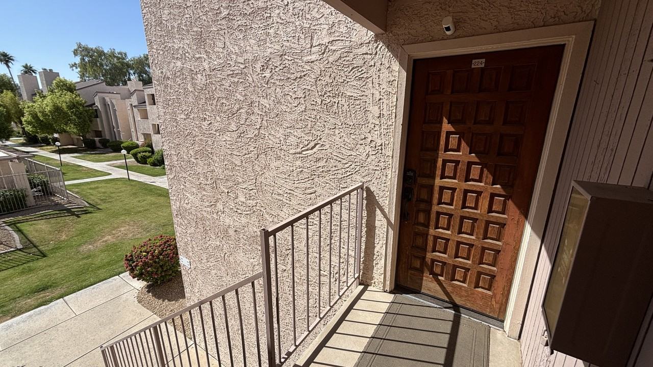 7510 E Thomas Rd - Photo 2 of 16