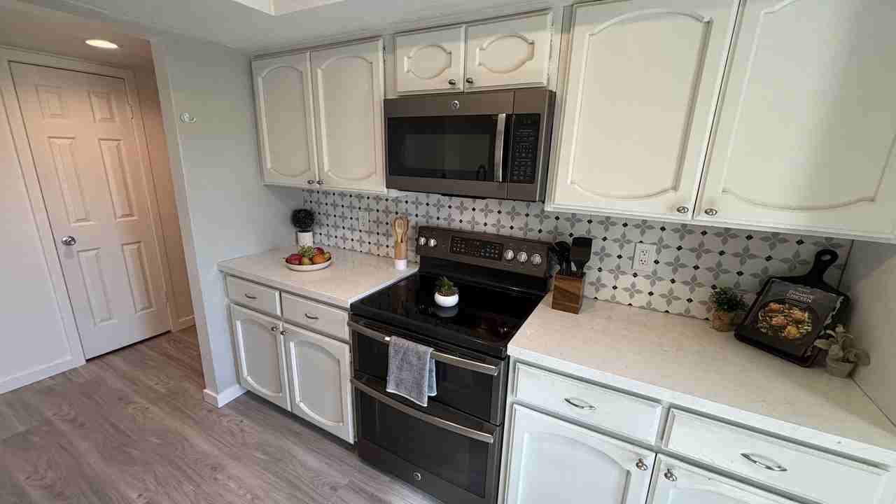 7510 E Thomas Rd - Photo 4 of 16