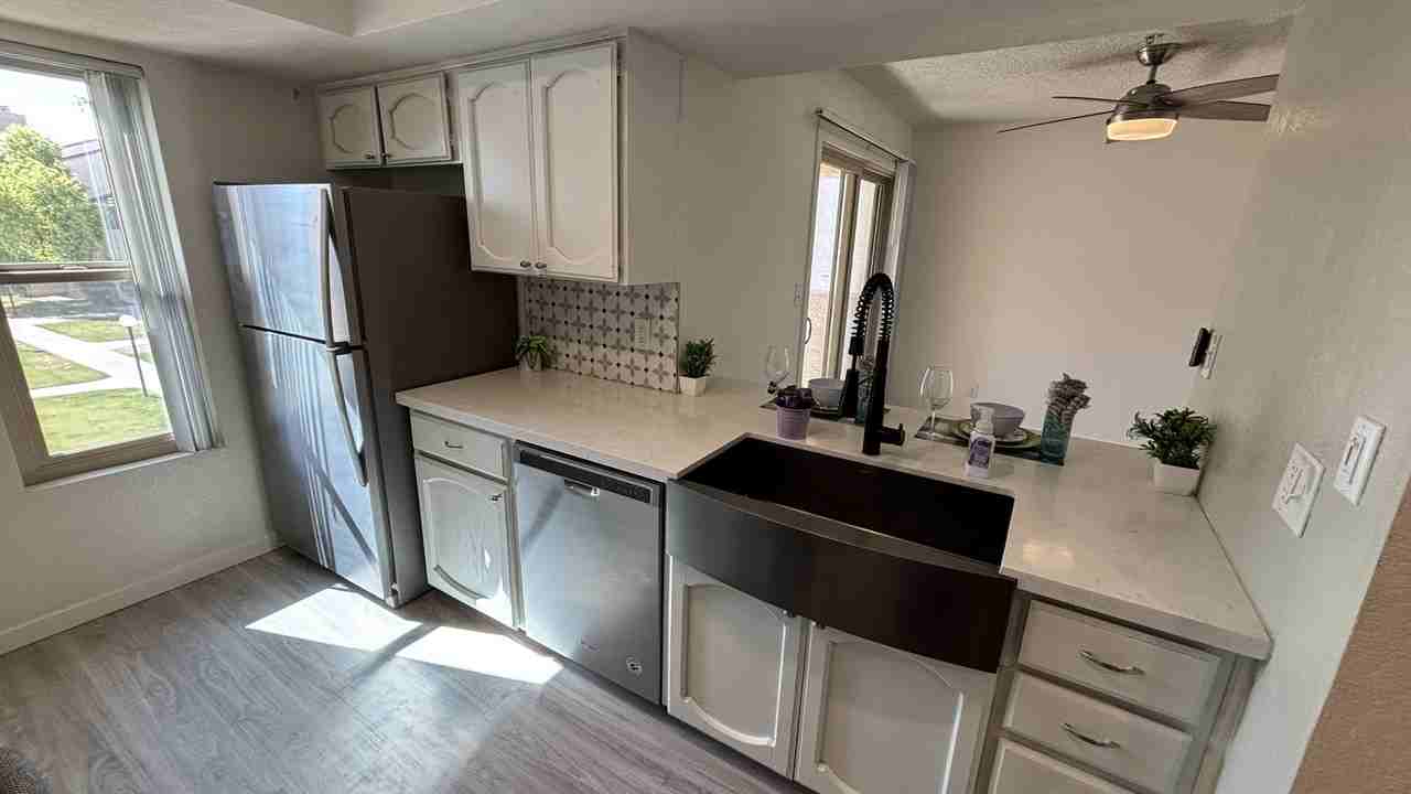 7510 E Thomas Rd - Photo 5 of 16