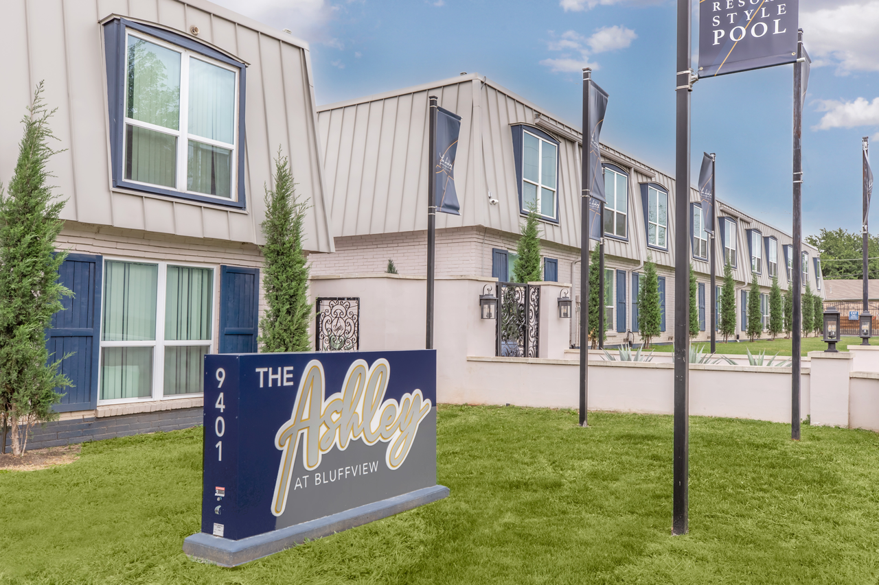 The Ashley at Bluffview Apartments - Photo 2 of 46