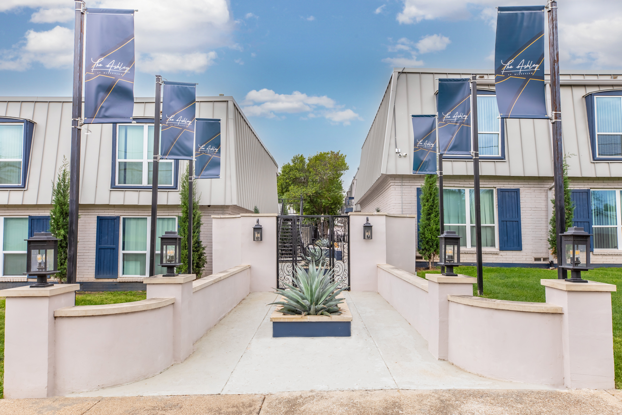 The Ashley at Bluffview Apartments - Photo 3 of 46