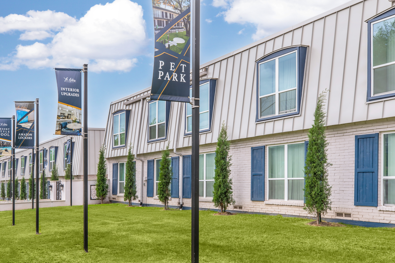 The Ashley at Bluffview Apartments - Photo 4 of 46