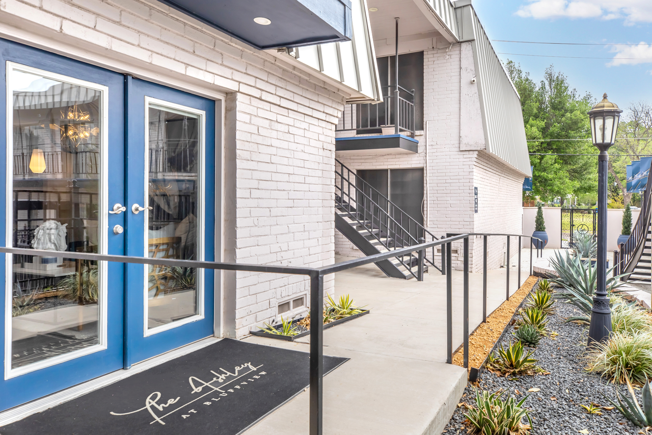 The Ashley at Bluffview Apartments - Photo 5 of 46