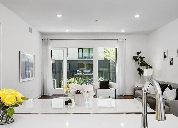 3305 Rivington - Photo 3 of 10