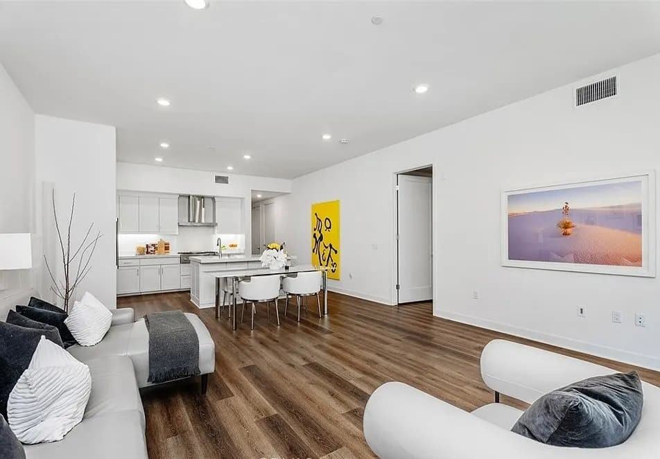 3305 Rivington - Photo 4 of 10