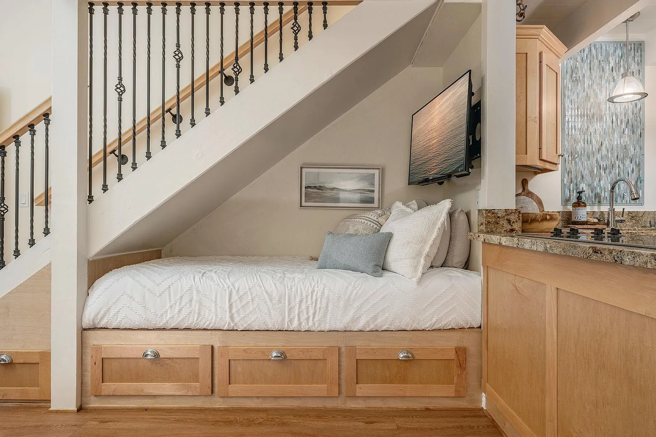 231 Linden Ave #18 - Photo 4 of 9