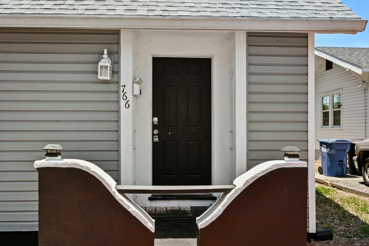 766 13th Ave S - Photo 2 of 22