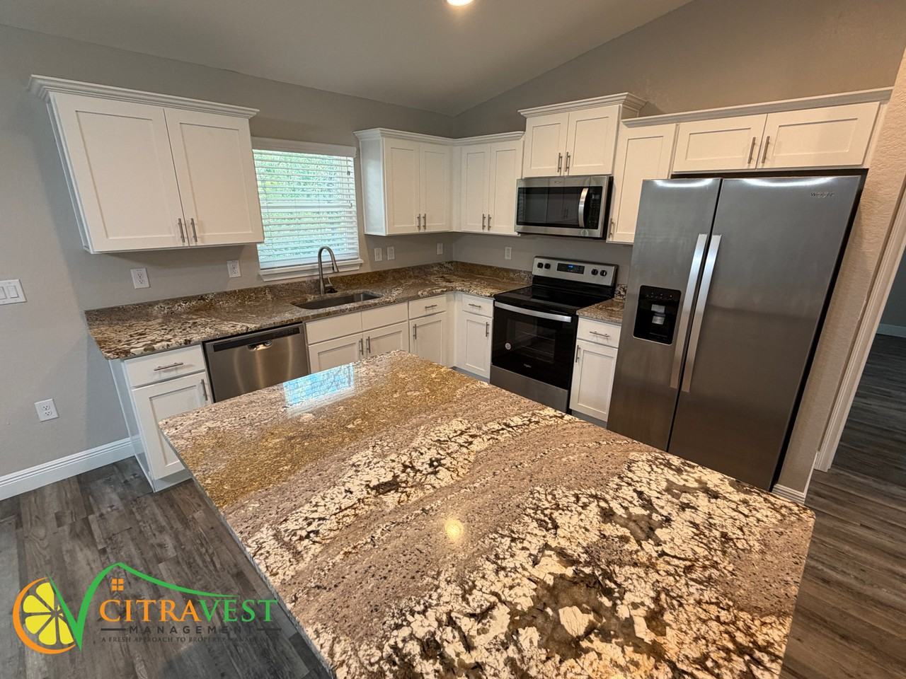 10949 N Adler Dr - Photo 3 of 15