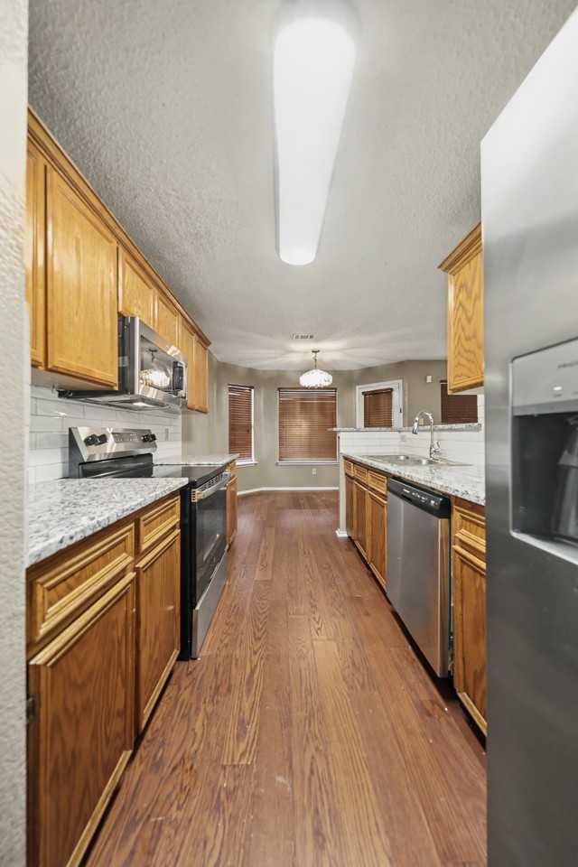 2411 Dennis St - Photo 4 of 30