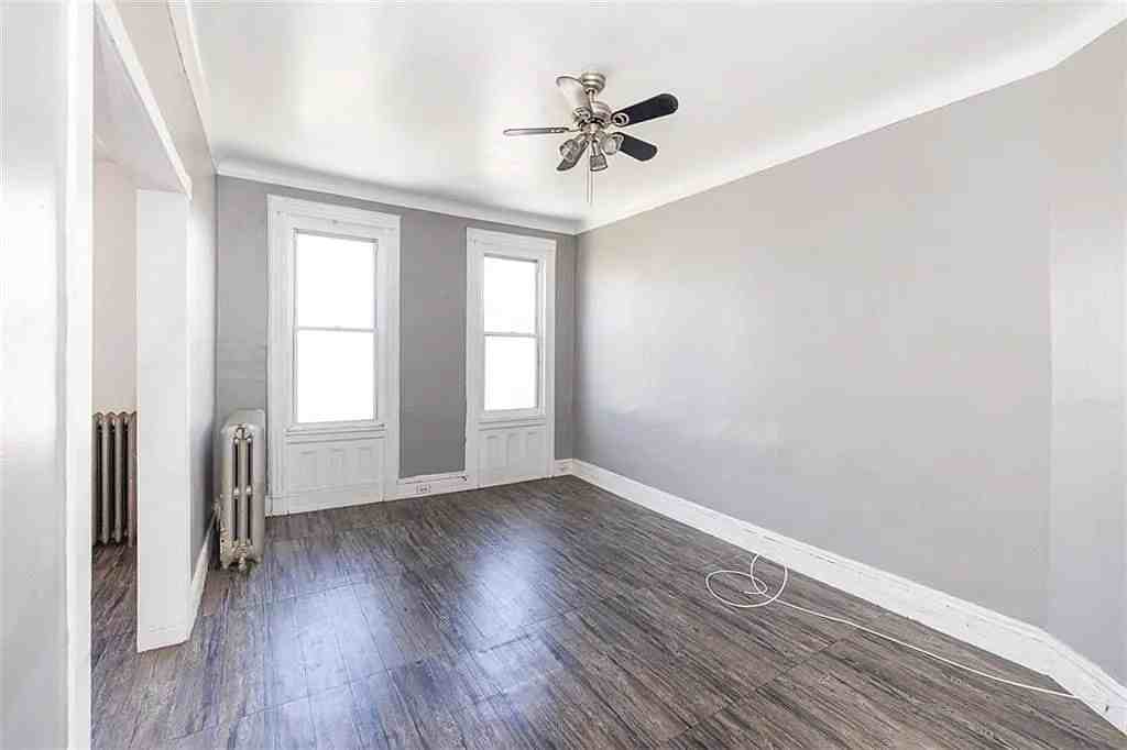 69 Norwood Ave - Photo 3 of 7