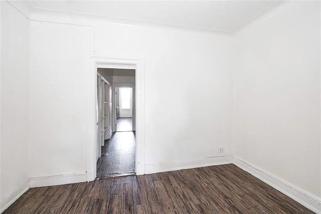 69 Norwood Ave - Photo 4 of 7