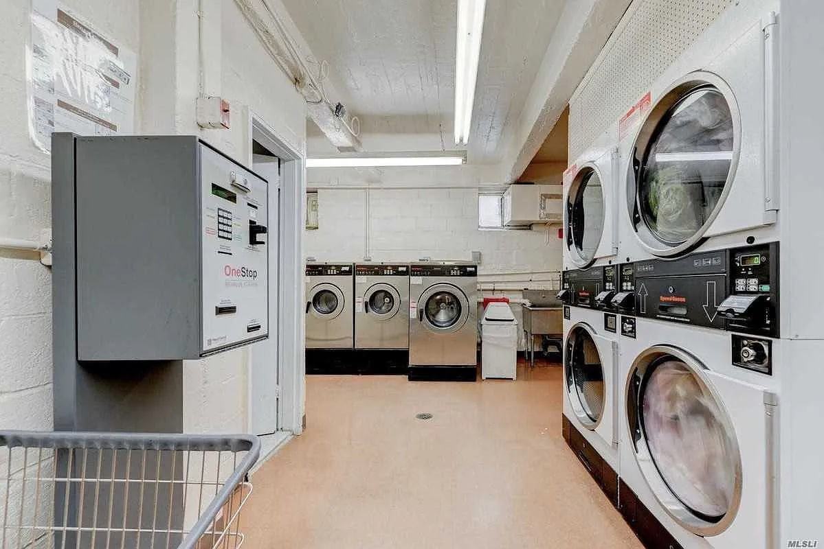 9910 60Th Ave - Photo 4 of 9