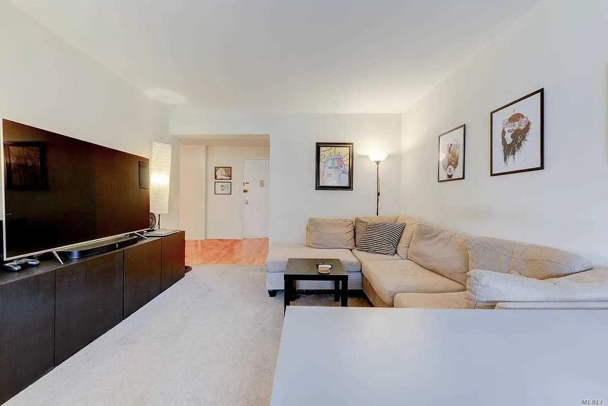 9910 60Th Ave - Photo 7 of 9